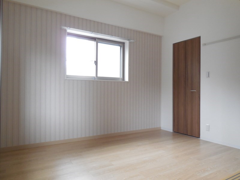 プログレッセ新大阪 5号室（角部屋）洋室