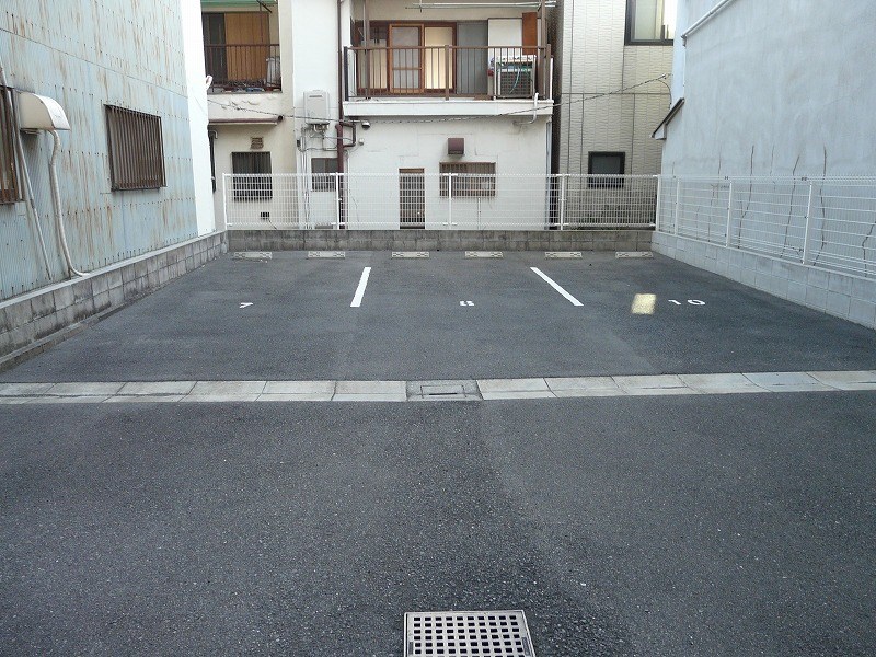 メゾンクラウン鷺洲 駐車場