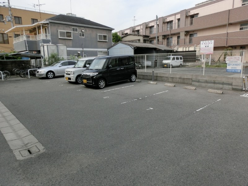 グランドゥール高師浜 駐車場