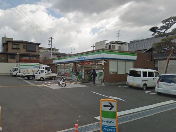 グランドゥール高師浜 コンビ二：ﾌｧﾐﾘｰﾏｰﾄ 高石高師浜店　198m