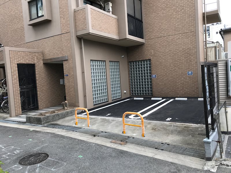 シャトウシャルマン 駐車場