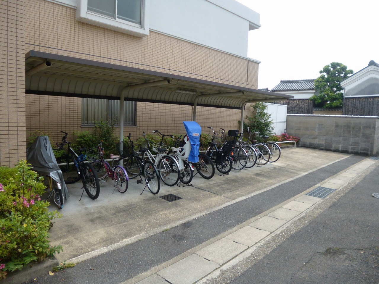 ファミーユ菅原 駐輪場