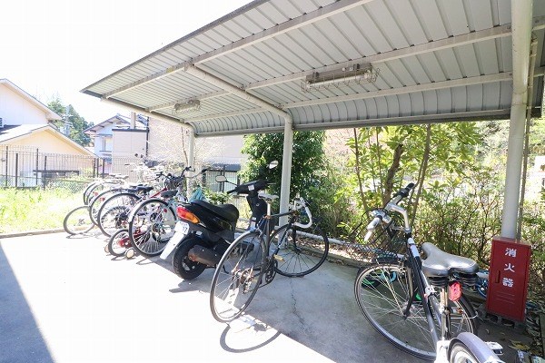 フォレスト桜坂 駐輪場