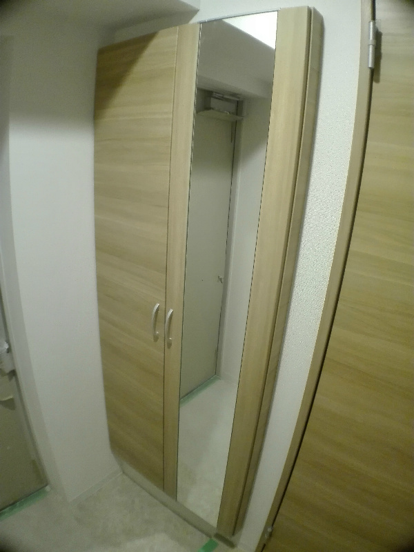 さくら大宮 姿見鏡付シューズＢＯＸ