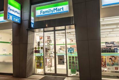メゾン明神下 コンビ二：ファミリーマート外神田一丁目店　186m