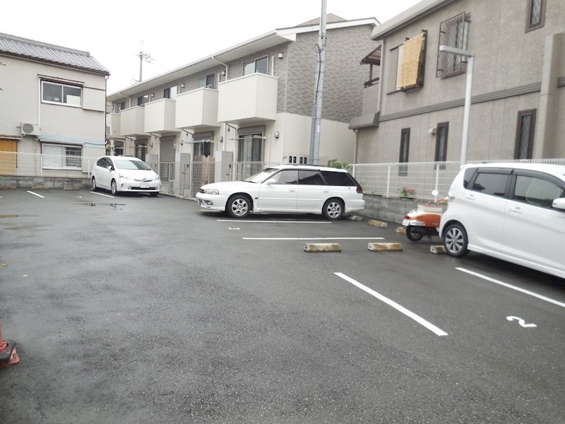 ブレーブエムズ 駐車場