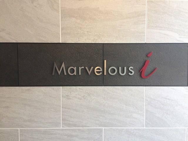 マーベラスi 銘板