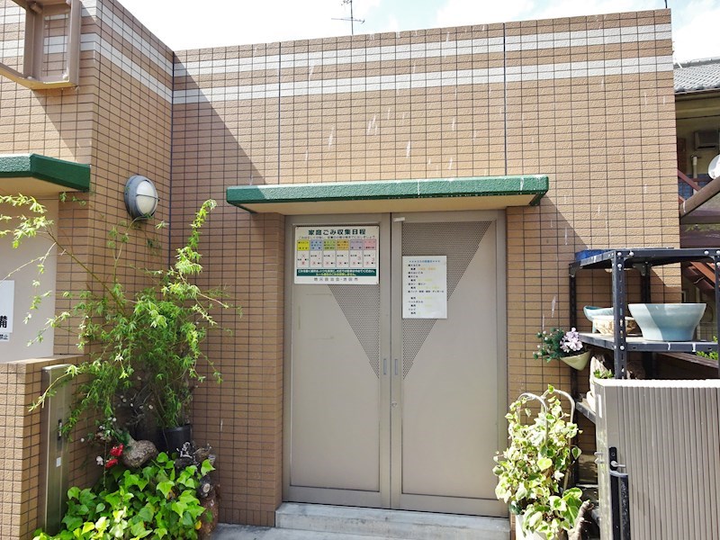 ラ・セデュクシオン ゴミ置き場