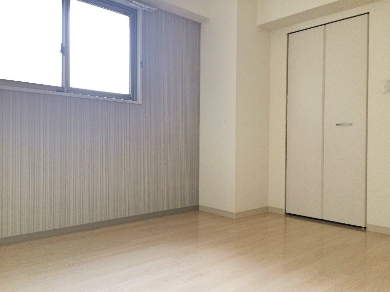 レユシール 角部屋で明るい室内です