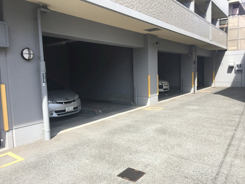 ヴィラ・サンシャイン 駐車場