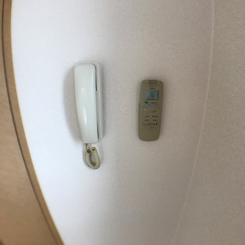 ジュモ オネティ インターホンにて来客用のお客様と通話が可能です