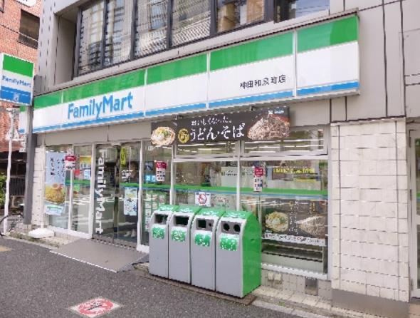 ソレアード1101 コンビ二：ﾌｧﾐﾘｰﾏｰﾄ神田和泉町店　120m
