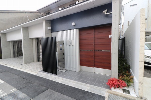 コンフォールパレ新町二条 エントランス