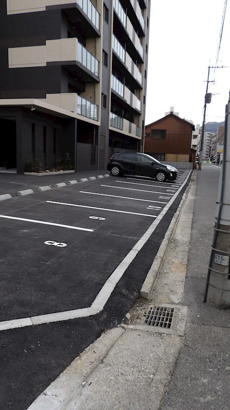 ネクステージ三萩野 駐車場