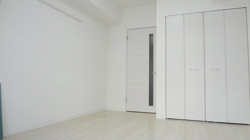 ラ ルーチェ川名 洋室7.1帖、色合いも落ち着いております。部屋の模様替えもしやすいです。