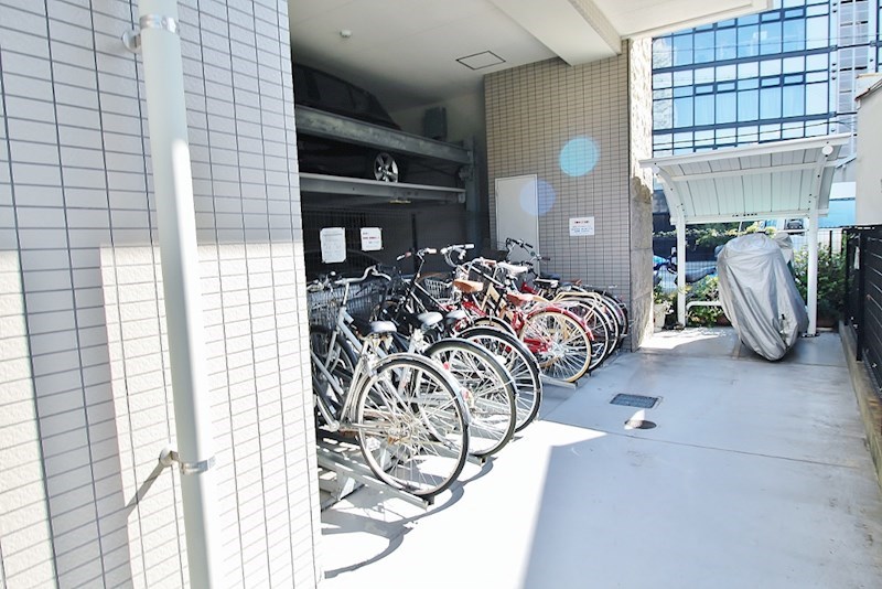 TOMODOAL 北梅田 駐輪場