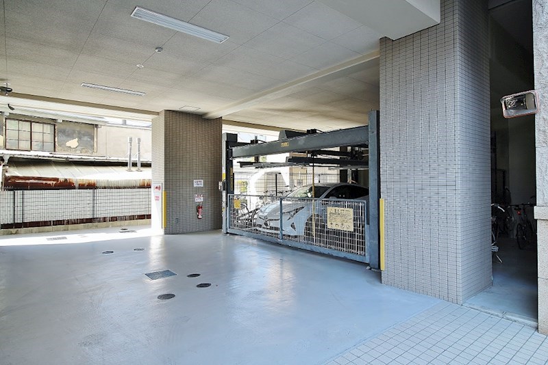 TOMODOAL 北梅田 立体駐車場