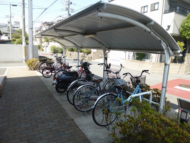 サンライブラ 駐輪場