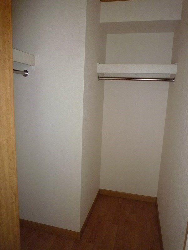 ドレスデン ゆったりしているウォークインクローゼット写真ではわかりませんがかなり広いです
