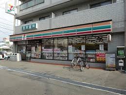 Grandir 服部（グランディール服部） コンビ二：ｾﾌﾞﾝｲﾚﾌﾞﾝ 豊中服部豊町1丁目店　308m