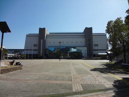ウエストヒルズ大倉山 公共施設：神戸市立中央体育館　362m