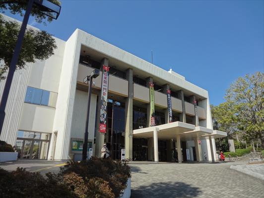 ウエストヒルズ大倉山 公共施設：神戸文化ホール　244m