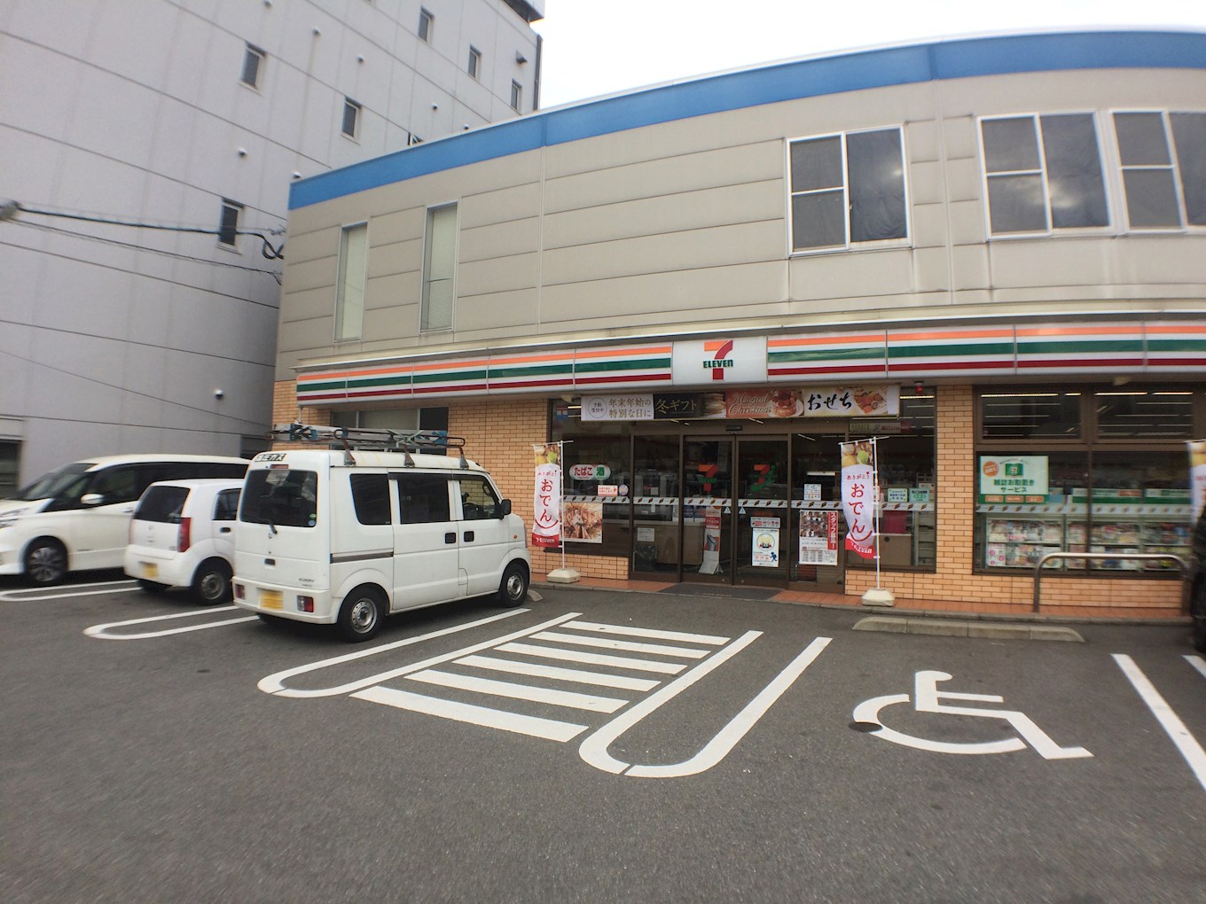 エルヴィータ駅南 コンビ二：ｾﾌﾞﾝｲﾚﾌﾞﾝ 博多東比恵3丁目店　1025m