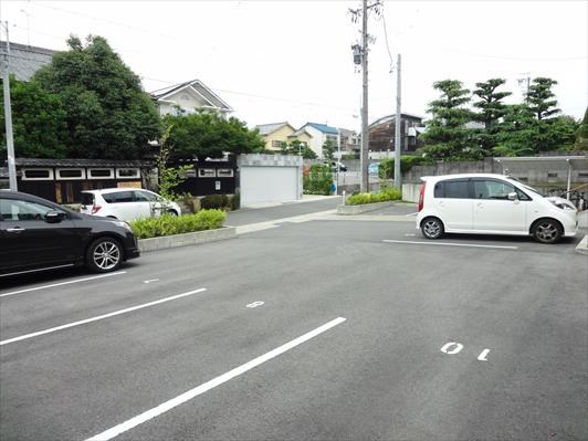 ライヒレーベン 駐車場