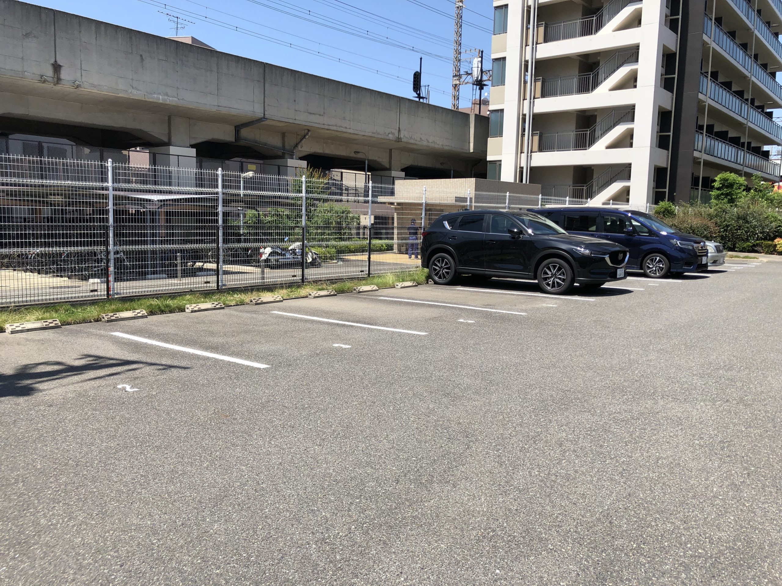 コンフォート23 駐車場