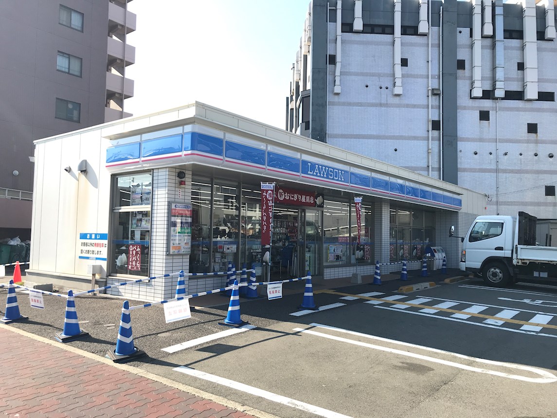 コンフォート23 コンビ二：ﾛｰｿﾝ 堺鉄砲町店　186m