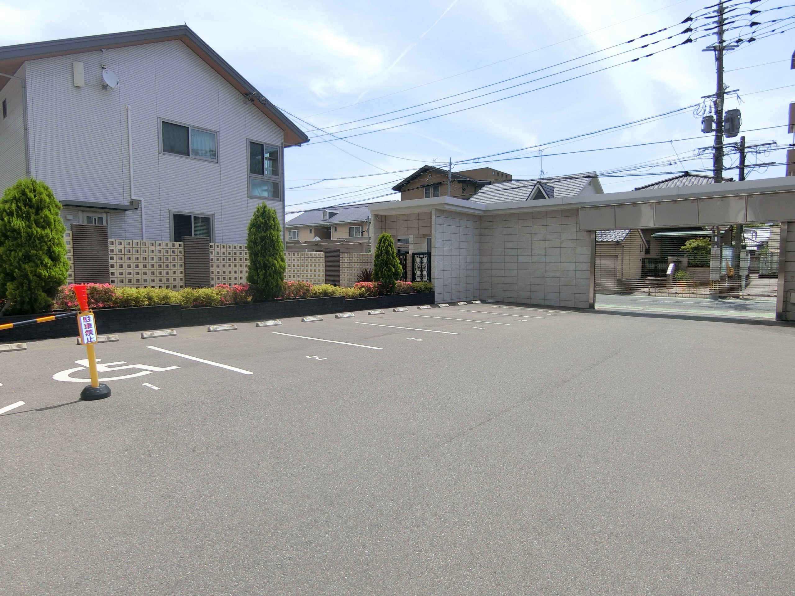 ネクスト吉塚 駐車場