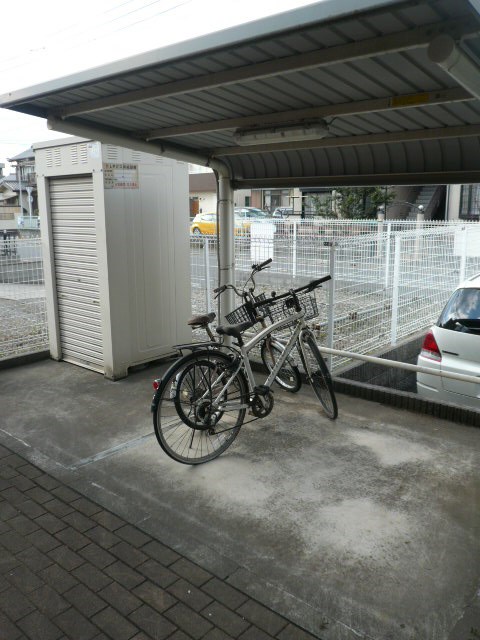 シェリール 駐輪場