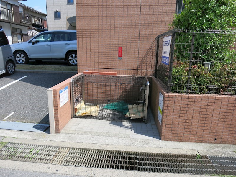 シャルマンコート 入居者様専用ごみ置き場