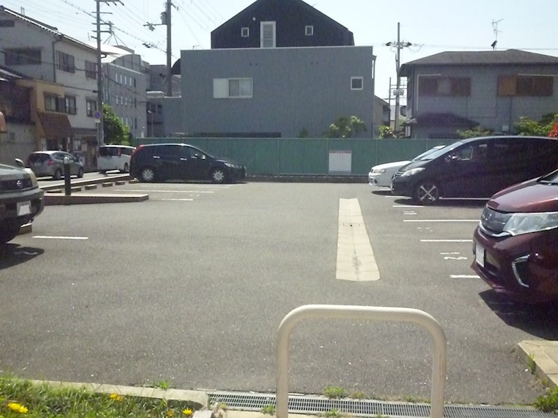 グランドゥール緑ヶ丘 全区画平面駐車場