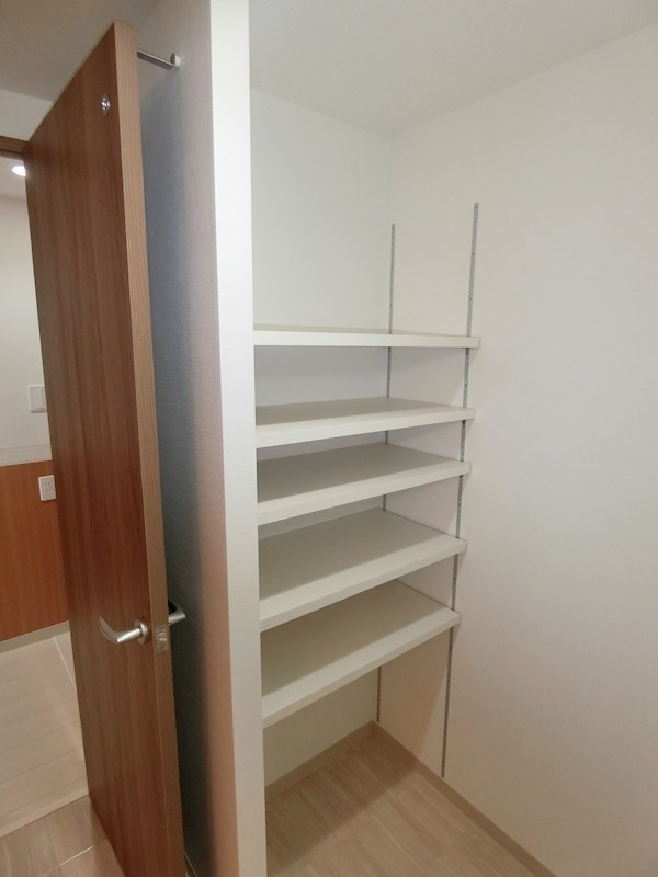 ネクスト吉塚 収納棚
