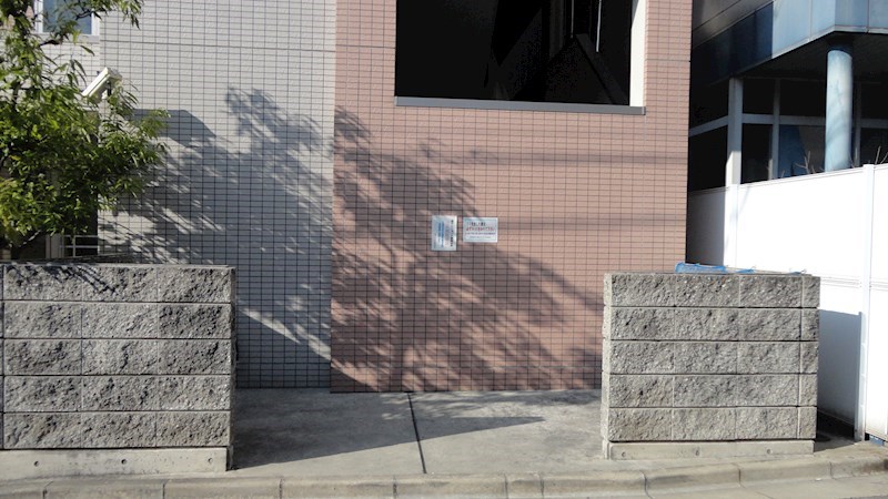 アジュール西端 敷地内ゴミ置場。