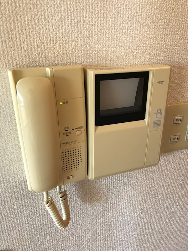 シャンゼリゼ高根 モニター付インターフォン。
