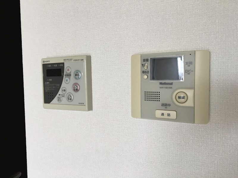 アールパンション高井田 現地写真（玄関）