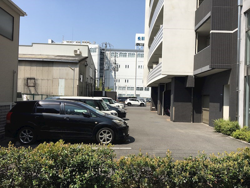 アールパンション高井田 駐車場