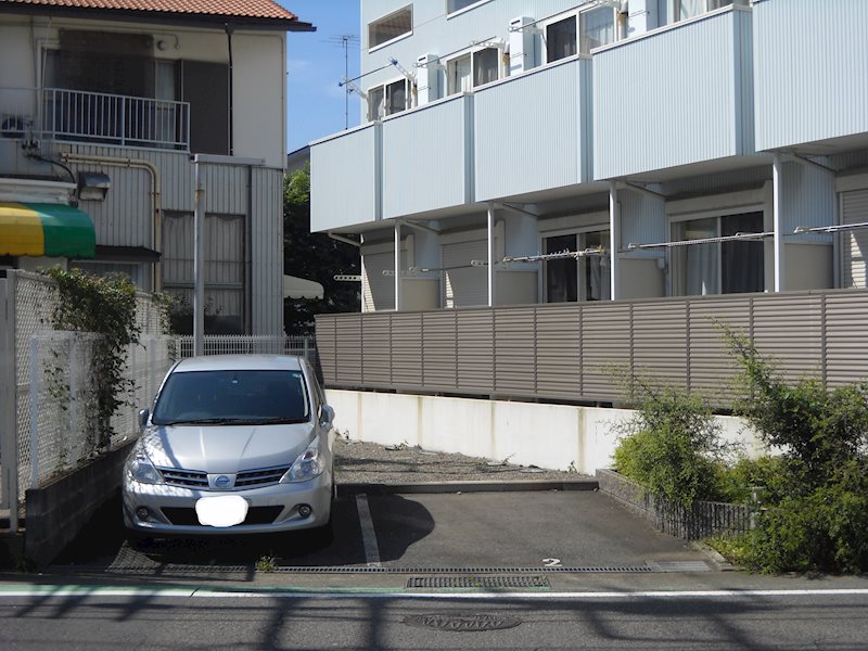 ベルジュ湘南 駐車場