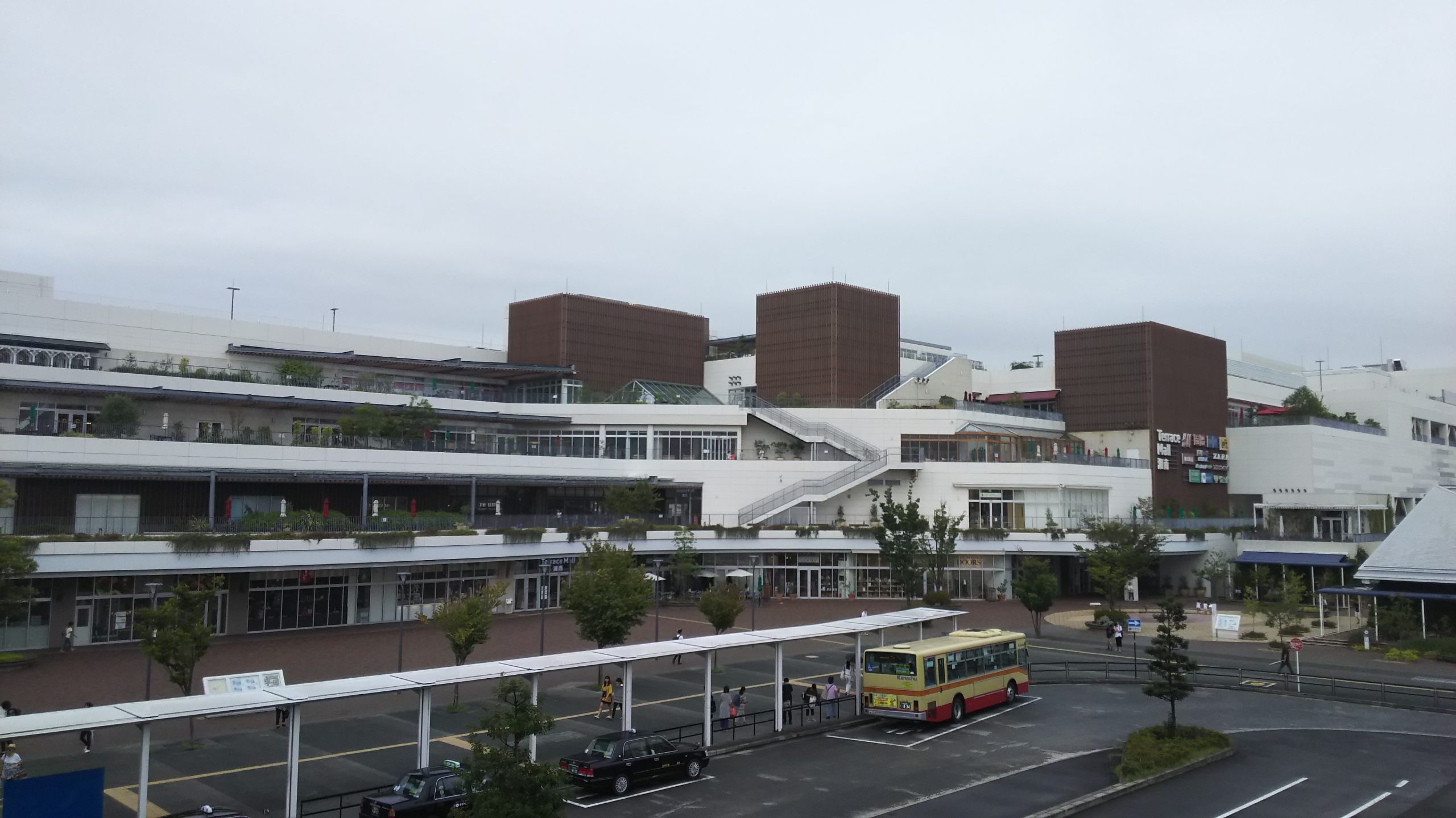 ベルジュ湘南 ショッピング施設：Terrace Mall(ﾃﾗｽﾓーﾙ)湘南　1277m