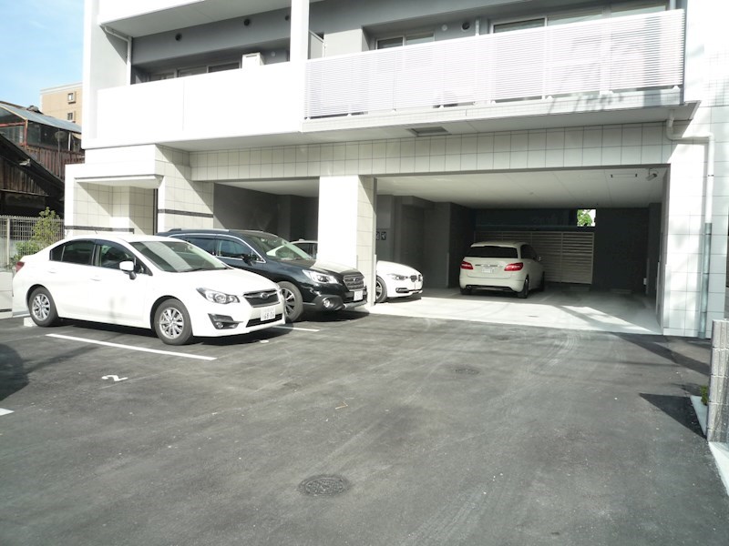 グランディール名古屋 駐車場