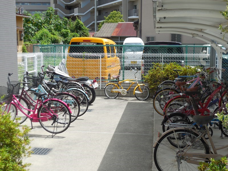 サンプレイス 駐輪場