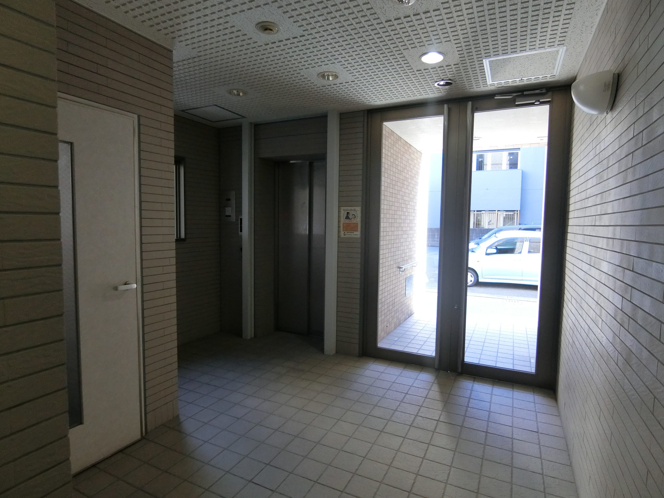 ボルゲーゼ駅南 エントランスホール