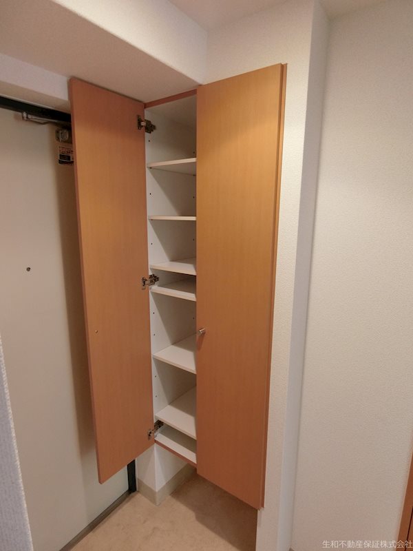 ボルゲーゼ駅南 単身物件には充実したシューズボックス。