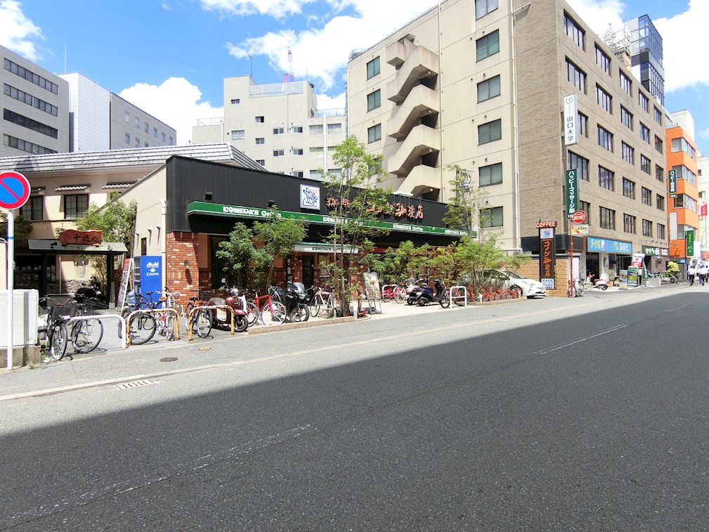 ボルゲーゼ駅南 レストラン：コメダ珈琲　博多東店　616m　1F