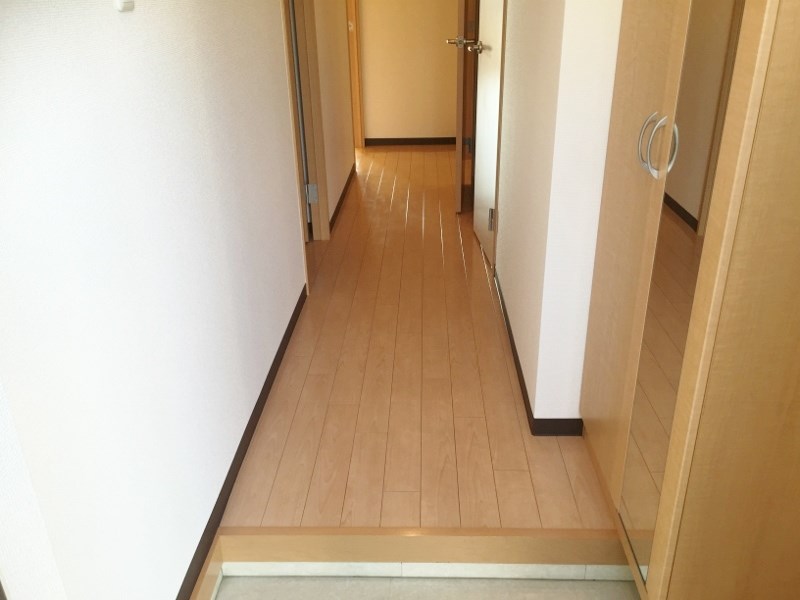サンシエスタ 玄関廊下
