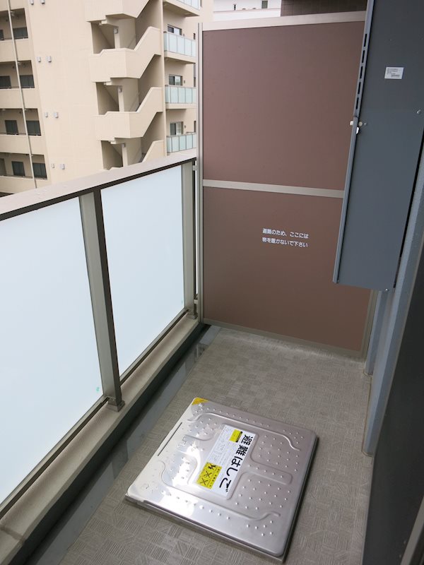 メディオ　リオ　市川 現地写真（玄関）