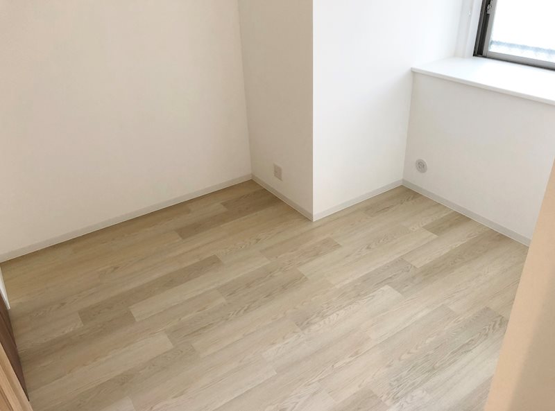 スプリームヒルズ鶴舞 東側洋室　6.1帖