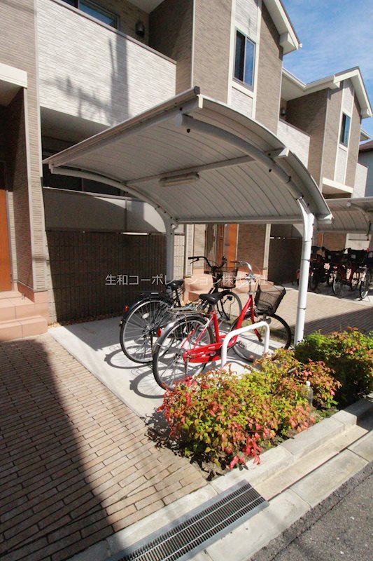 プレベール小路東 駐輪場